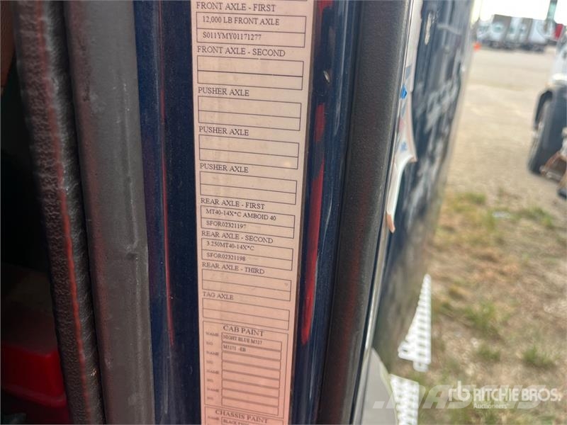 Volvo VNM64T200 6x4 T/A Day Cab Truck Tractor Trekkers