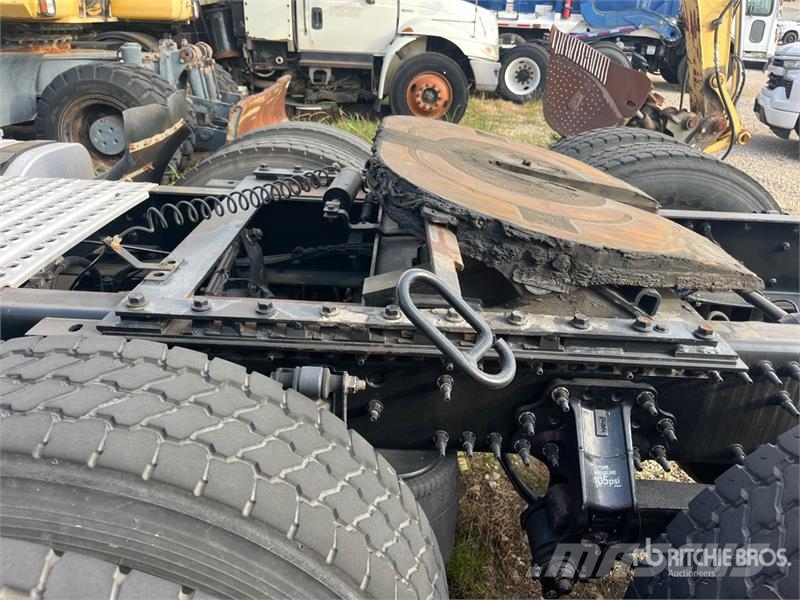 Volvo VNM64T200 6x4 T/A Day Cab Truck Tractor Trekkers
