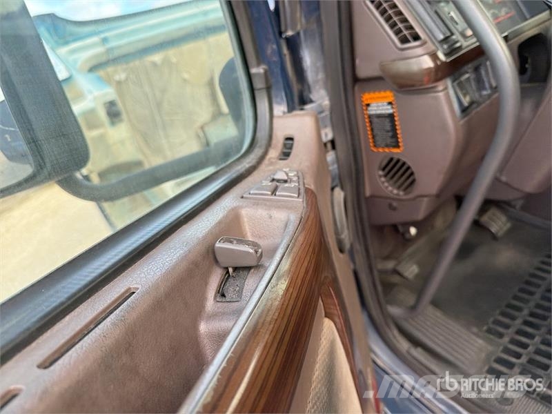 Volvo VNM64T200 6x4 T/A Day Cab Truck Tractor Trekkers