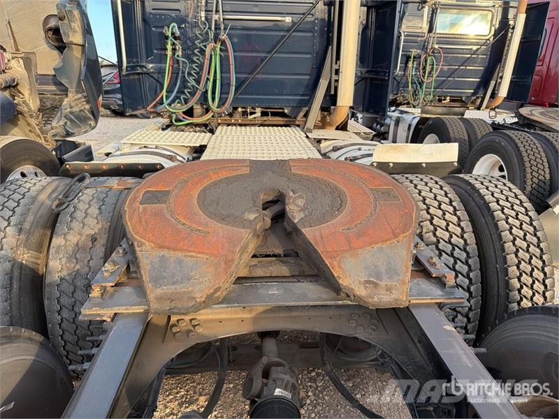 Volvo VNM64T200 6x4 T/A Day Cab Truck Tractor Trekkers