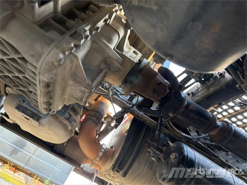 Volvo VNM64T200 6x4 T/A Day Cab Truck Tractor Trekkers