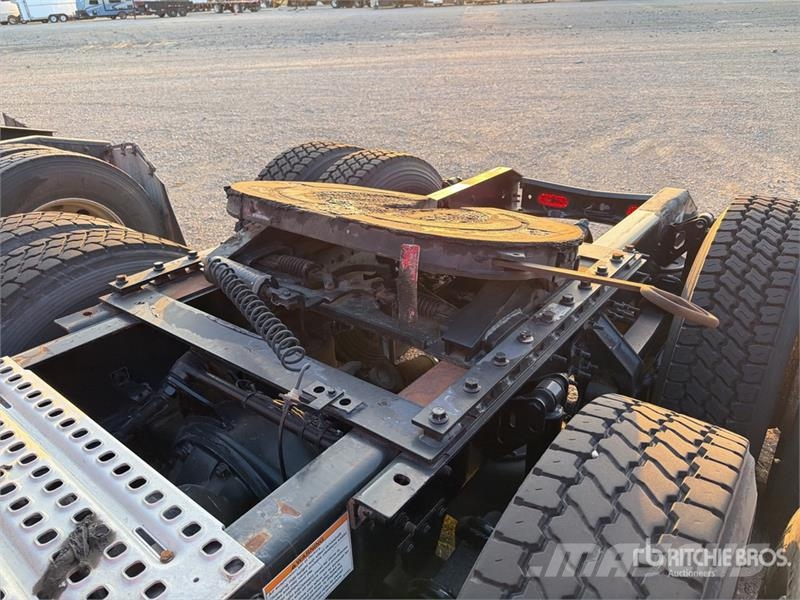 Volvo VNM64T200 6x4 T/A Day Cab Truck Tractor Trekkers