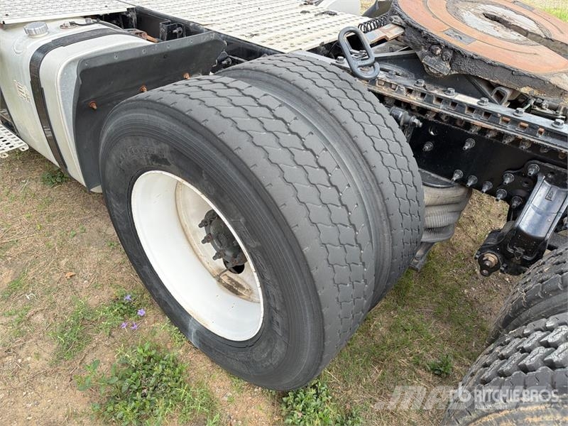Volvo VNM64T200 6x4 T/A Day Cab Truck Tractor Trekkers
