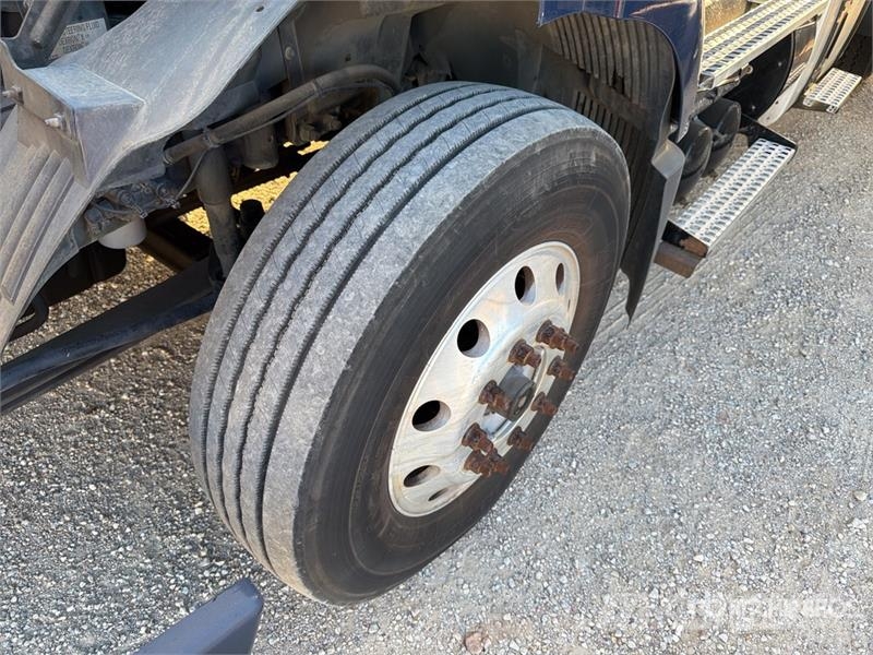 Volvo VNM64T200 6x4 T/A Day Cab Truck Tractor Trekkers