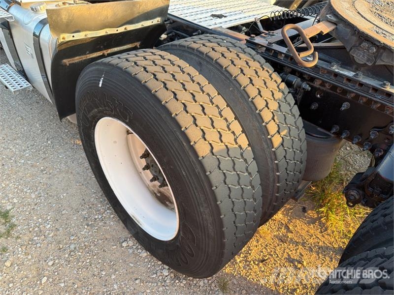 Volvo VNM64T200 6x4 T/A Day Cab Truck Tractor Trekkers
