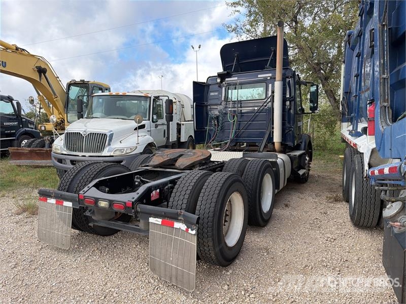 Volvo VNM64T200 6x4 T/A Day Cab Truck Tractor Trekkers