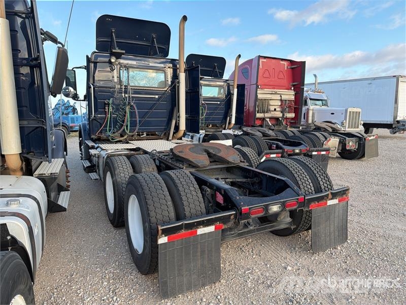 Volvo VNM64T200 6x4 T/A Day Cab Truck Tractor Trekkers