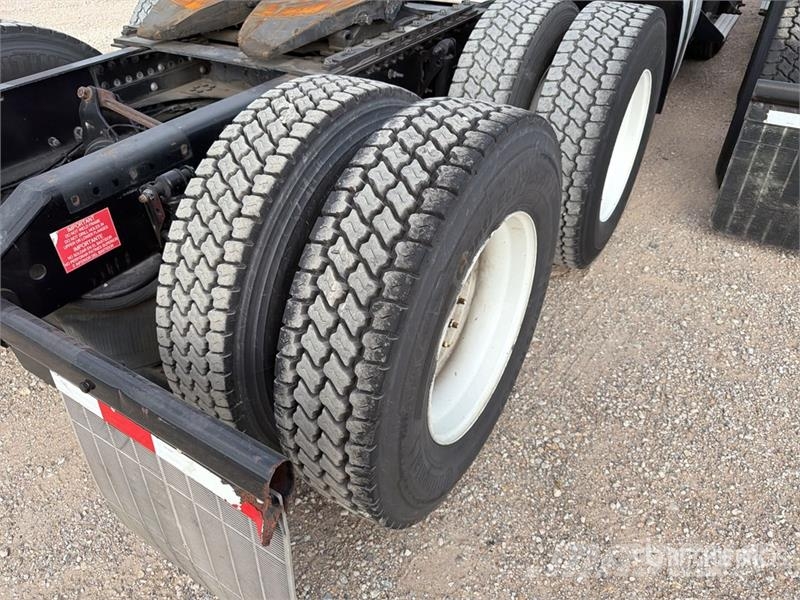 Volvo VNM64T200 6x4 T/A Day Cab Truck Tractor Trekkers