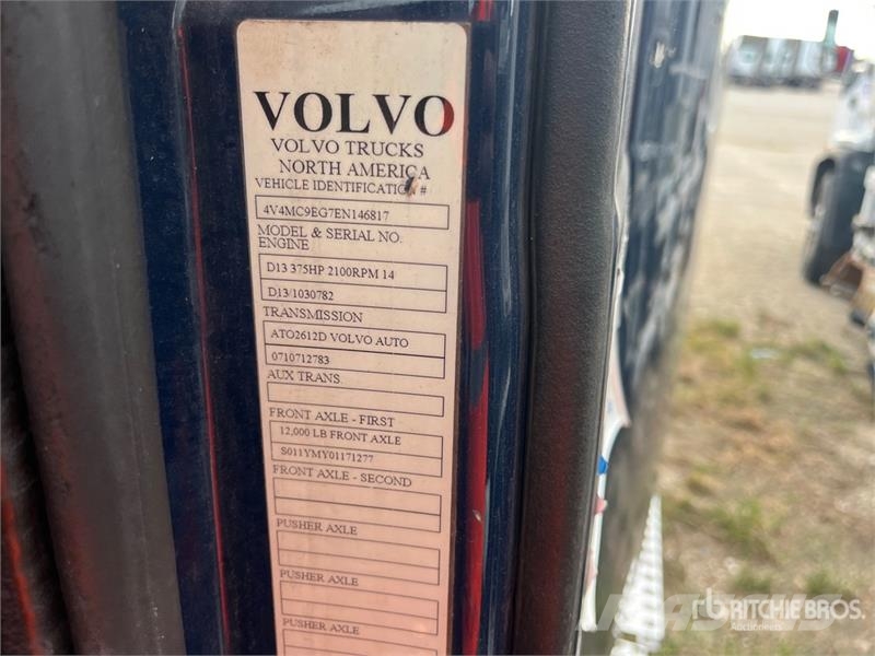 Volvo VNM64T200 6x4 T/A Day Cab Truck Tractor Trekkers