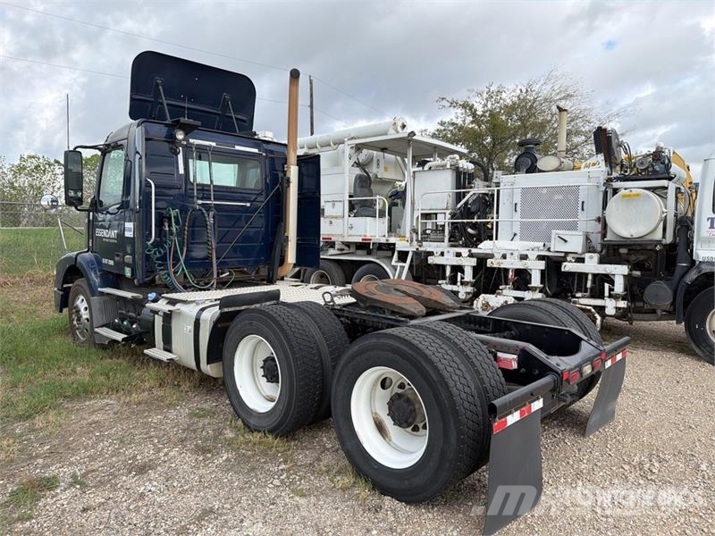 Volvo VNM64T200 6x4 T/A Day Cab Truck Tractor Trekkers