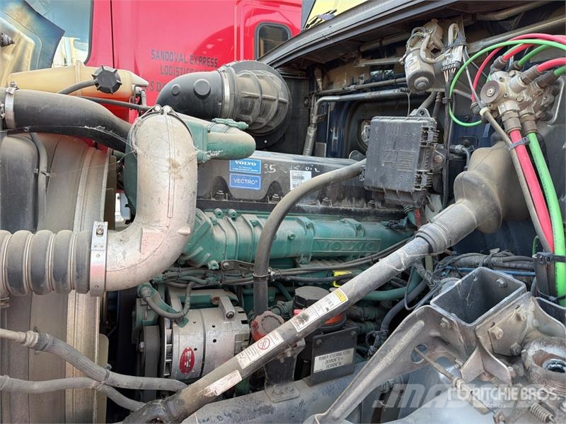 Volvo VNM64T200 6x4 T/A Day Cab Truck Tractor Trekkers
