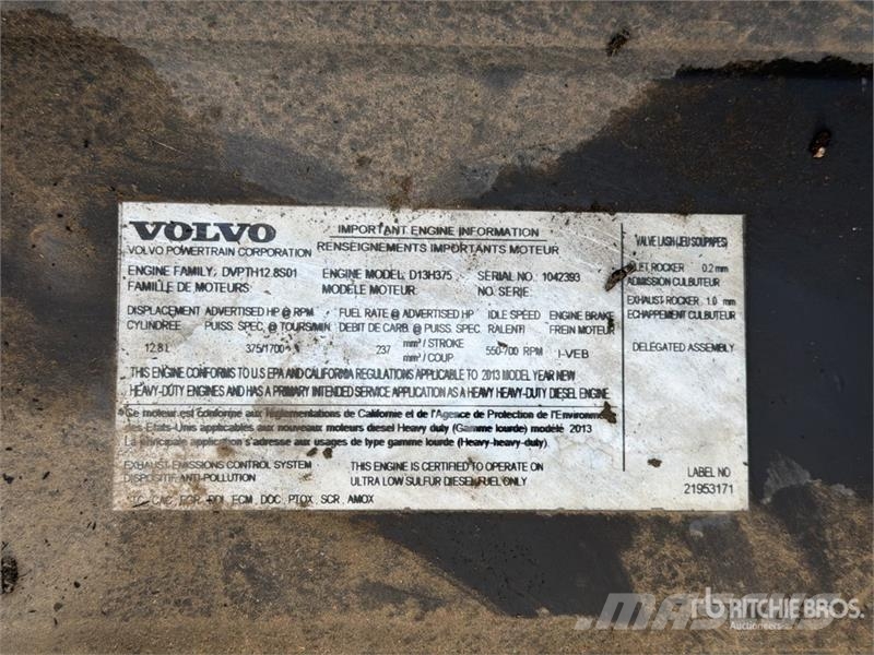 Volvo VNM64T200 6x4 T/A Day Cab Truck Tractor Trekkers