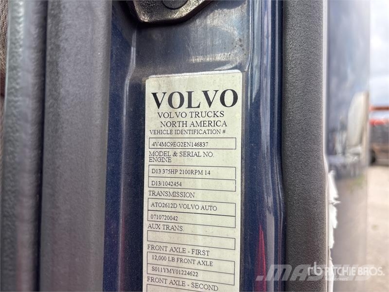 Volvo VNM64T200 6x4 T/A Day Cab Truck Tractor Trekkers
