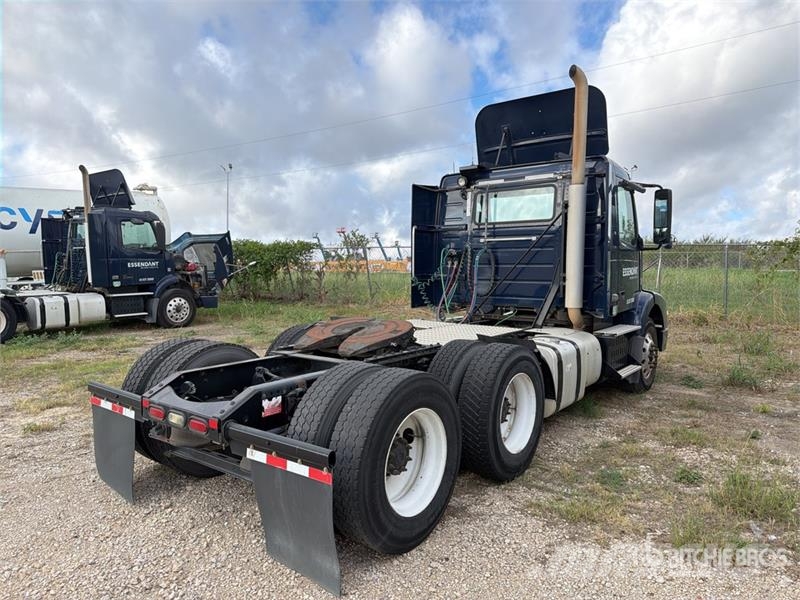Volvo VNM64T200 6x4 T/A Day Cab Truck Tractor Trekkers
