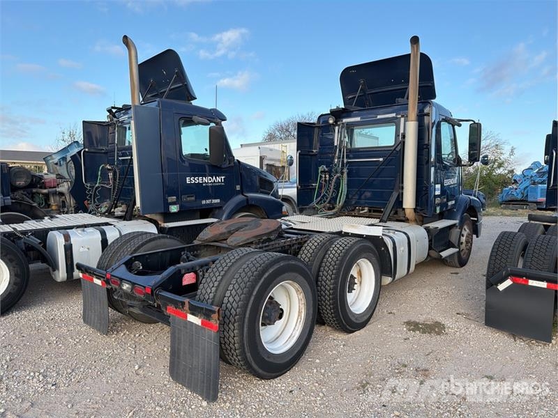 Volvo VNM64T200 6x4 T/A Day Cab Truck Tractor Trekkers