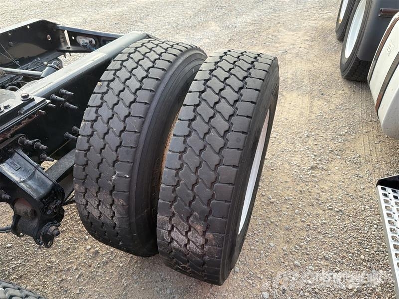 Volvo VNM64T200 6x4 T/A Day Cab Truck Tractor Trekkers