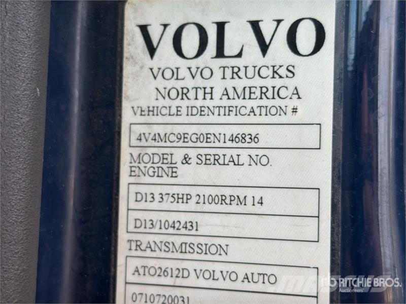 Volvo VNM64T200 6x4 T/A Day Cab Truck Tractor Trekkers