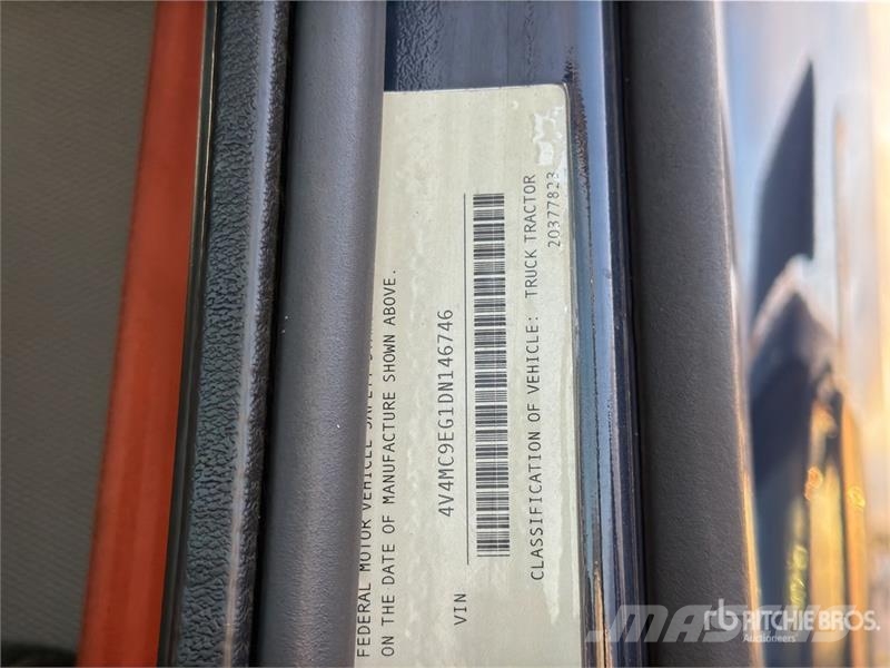 Volvo VNM64T200 6x4 T/A Day Cab Truck Tractor Trekkers