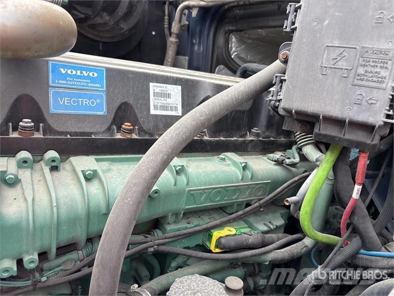 Volvo VNM64T200 6x4 T/A Day Cab Truck Tractor Trekkers