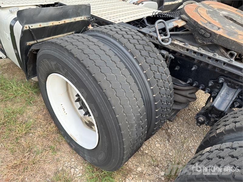 Volvo VNM64T200 6x4 T/A Day Cab Truck Tractor Trekkers