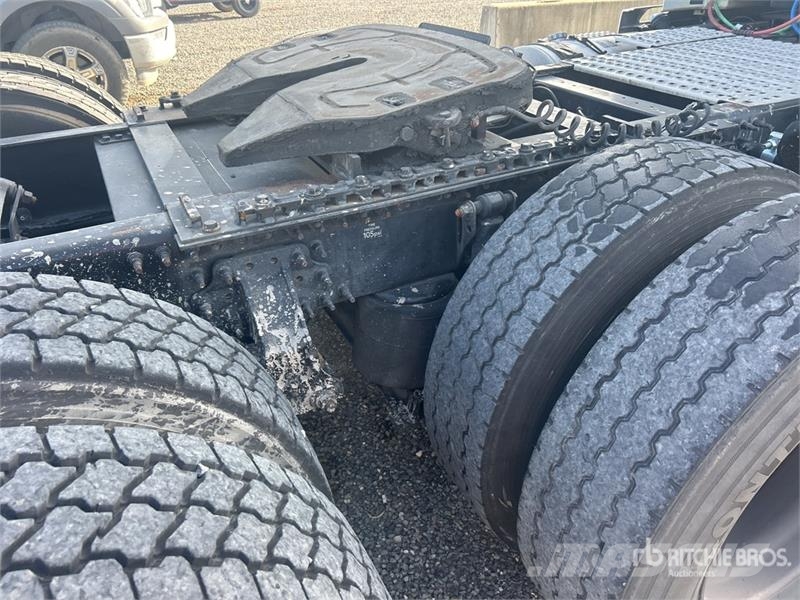 Volvo VNR 6x4 T/A Day Cab Truck Tractor Sattelzugmaschinen