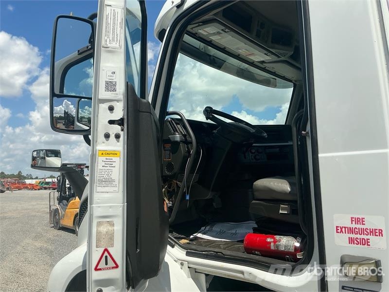 Volvo VNR 6x4 T/A Day Cab Truck Tractor Prime Movers