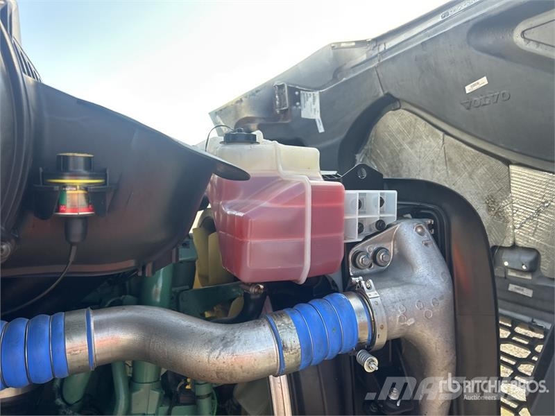 Volvo VNR 6x4 T/A Day Cab Truck Tractor Sattelzugmaschinen
