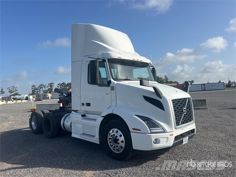 Volvo VNR 6x4 T/A Day Cab Truck Tractor Sattelzugmaschinen