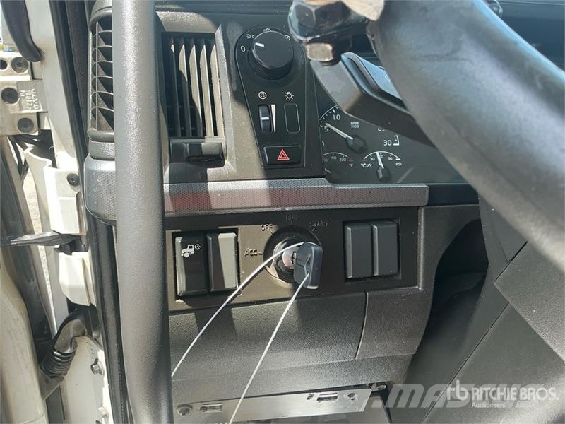 Volvo VNR 6x4 T/A Day Cab Truck Tractor Prime Movers