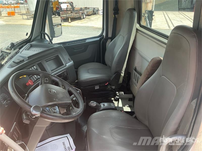 Volvo VNR 6x4 T/A Day Cab Truck Tractor Prime Movers