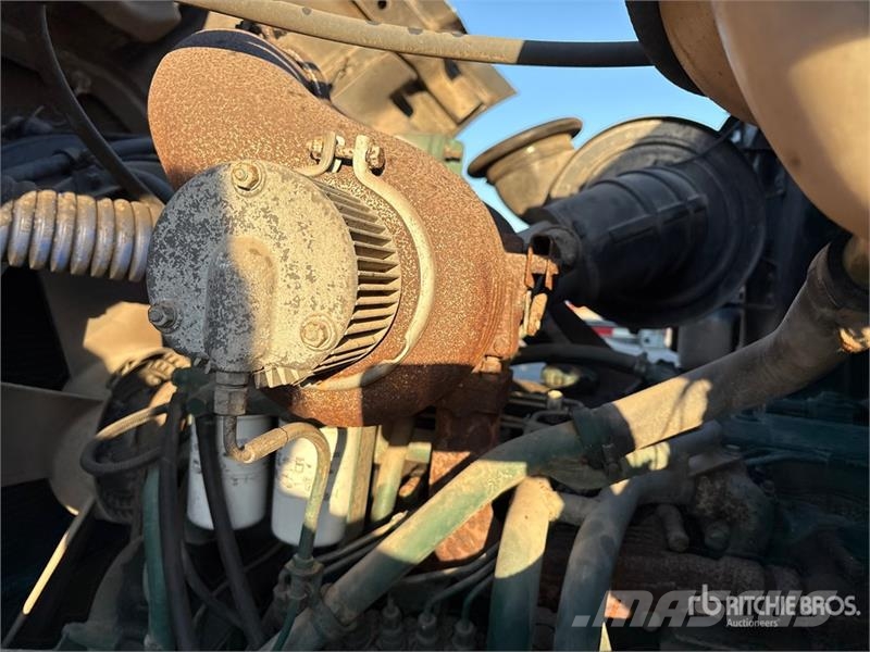 Volvo WG コンバイン/バキュームトラック