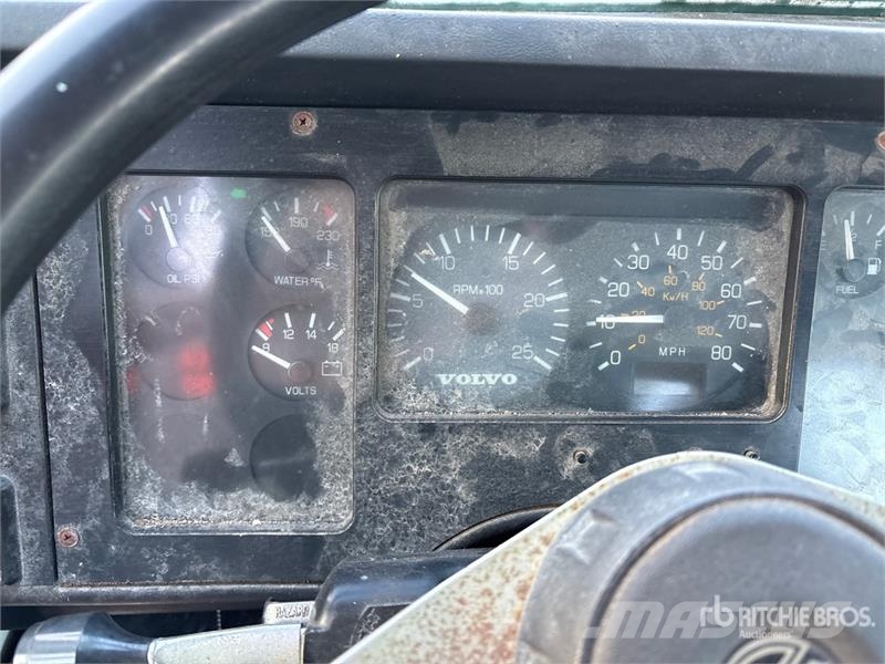 Volvo WG コンバイン/バキュームトラック