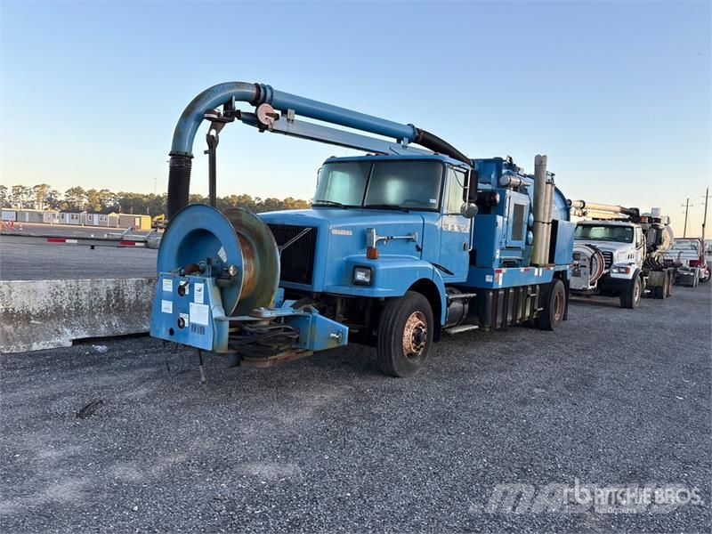 Volvo WG コンバイン/バキュームトラック