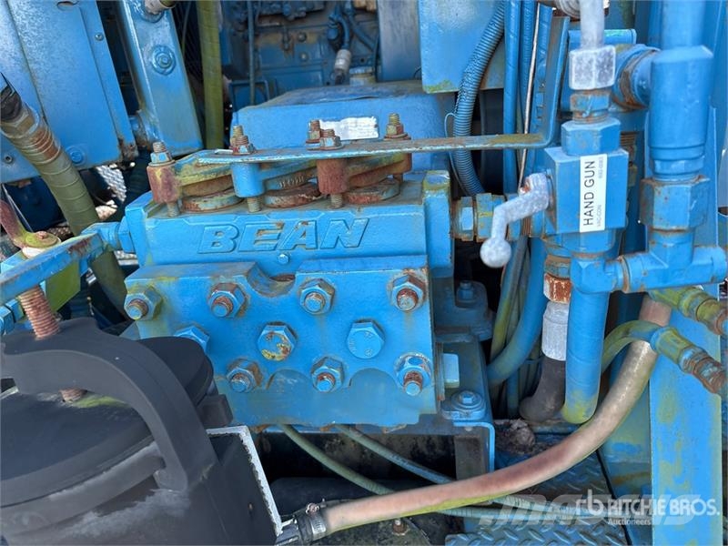 Volvo WG コンバイン/バキュームトラック