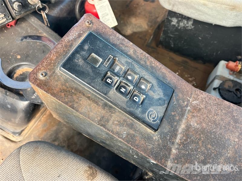 Volvo WG Kombinuotos paskirties / vakuuminiai sunkvežimiai