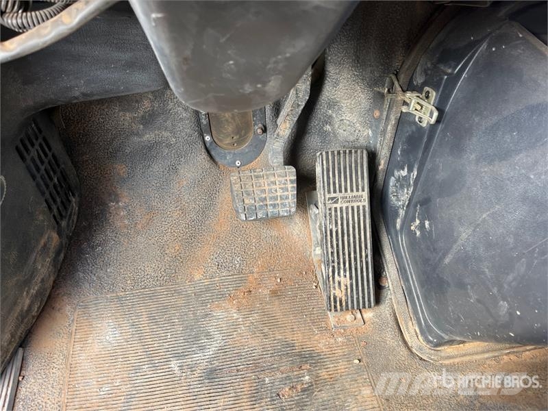Volvo WG Kombinuotos paskirties / vakuuminiai sunkvežimiai