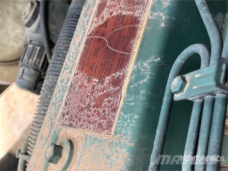 Volvo WG Kombinuotos paskirties / vakuuminiai sunkvežimiai