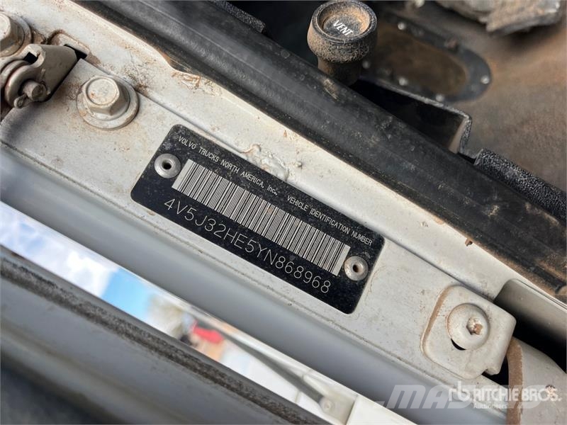 Volvo WG Kombinuotos paskirties / vakuuminiai sunkvežimiai