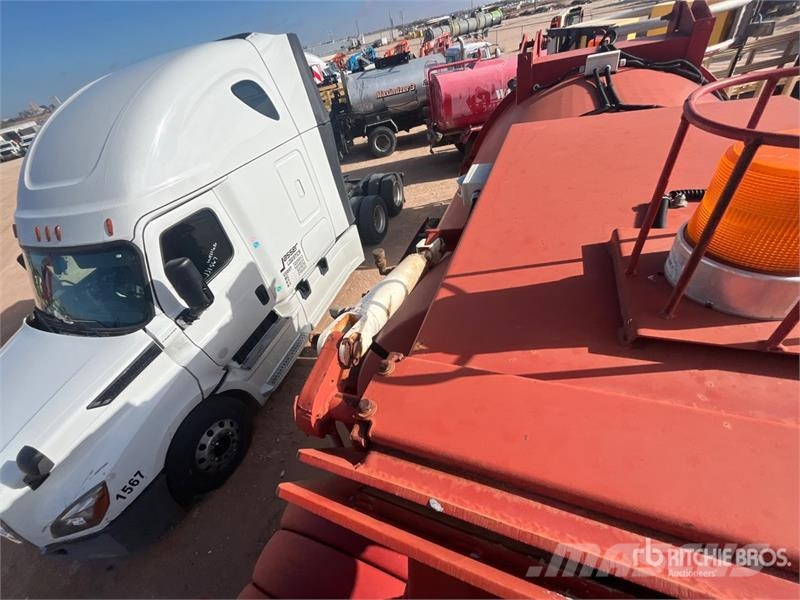 Volvo WG Kombinuotos paskirties / vakuuminiai sunkvežimiai