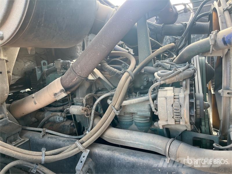 Volvo WG Kombinuotos paskirties / vakuuminiai sunkvežimiai