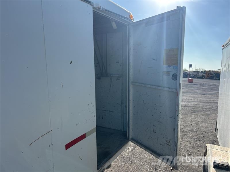 W-W 16 ft T/A Enclosed Trailer Прицепы-фургоны