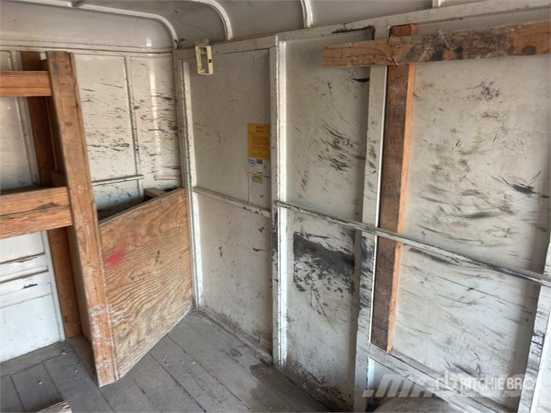 W-W 16 ft T/A Enclosed Trailer Reboques baú