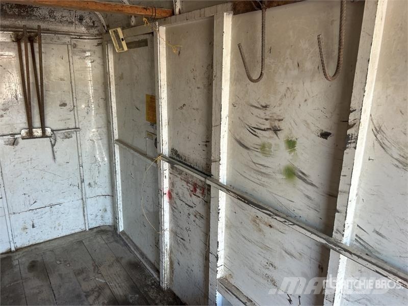 W-W 16 ft T/A Enclosed Trailer Прицепы-фургоны