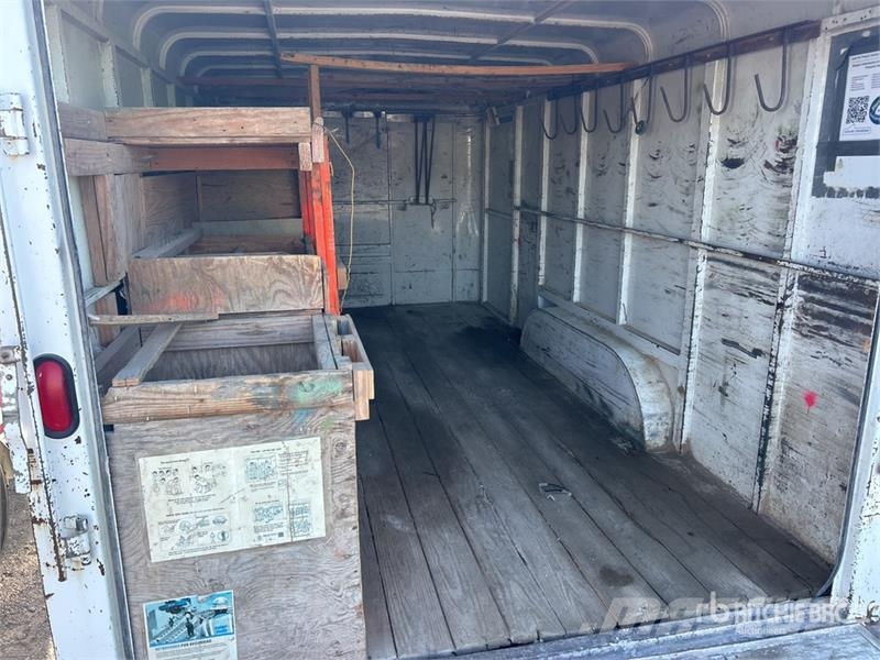 W-W 16 ft T/A Enclosed Trailer Прицепы-фургоны