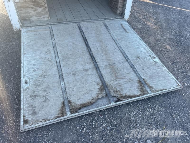 W-W 16 ft T/A Enclosed Trailer Reboques baú