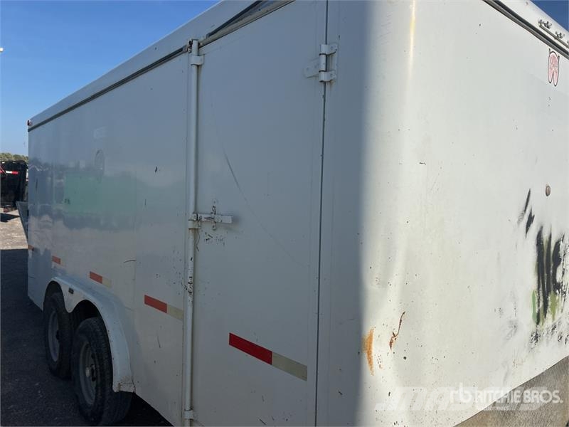 W-W 16 ft T/A Enclosed Trailer Прицепы-фургоны