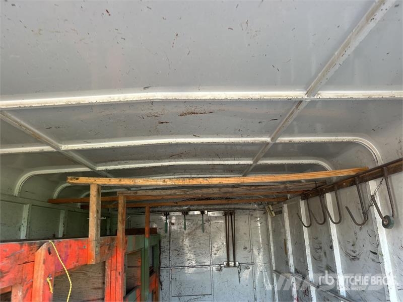 W-W 16 ft T/A Enclosed Trailer Прицепы-фургоны
