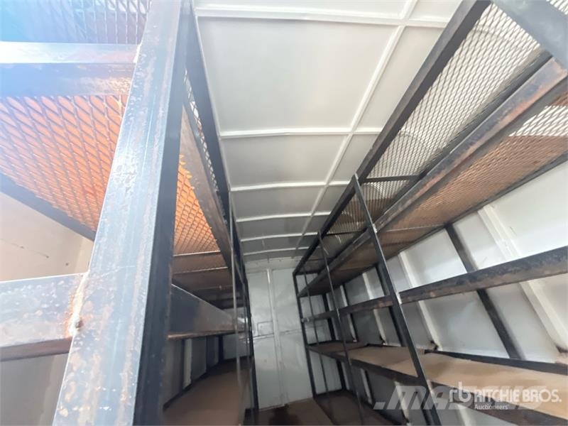  W-W 16 ft T/A Enclosed Trailer Furgons