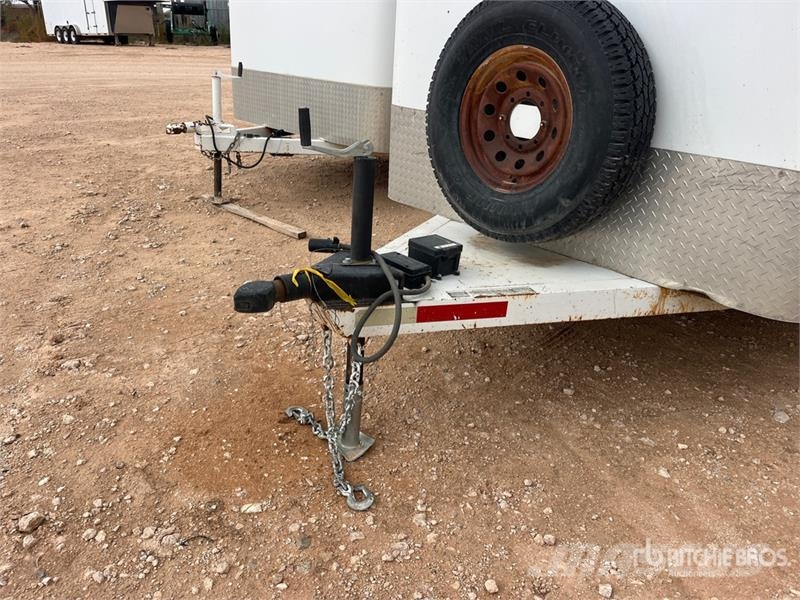  W-W 16 ft T/A Enclosed Trailer Furgons