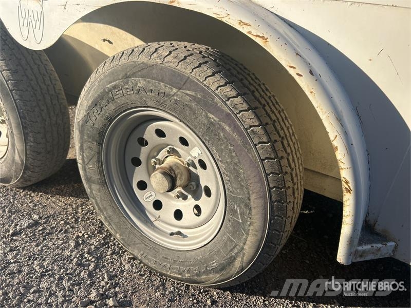 W-W 16 ft T/A Enclosed Trailer Reboques baú